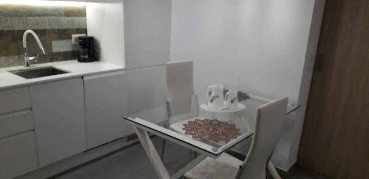 Appartement Ciudad De La Paz à Madrid Extérieur photo